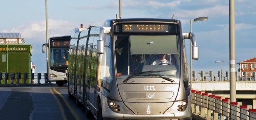 Metrobus — система автобусов, следующих по выделенным полосам с интервалом в 30 сек