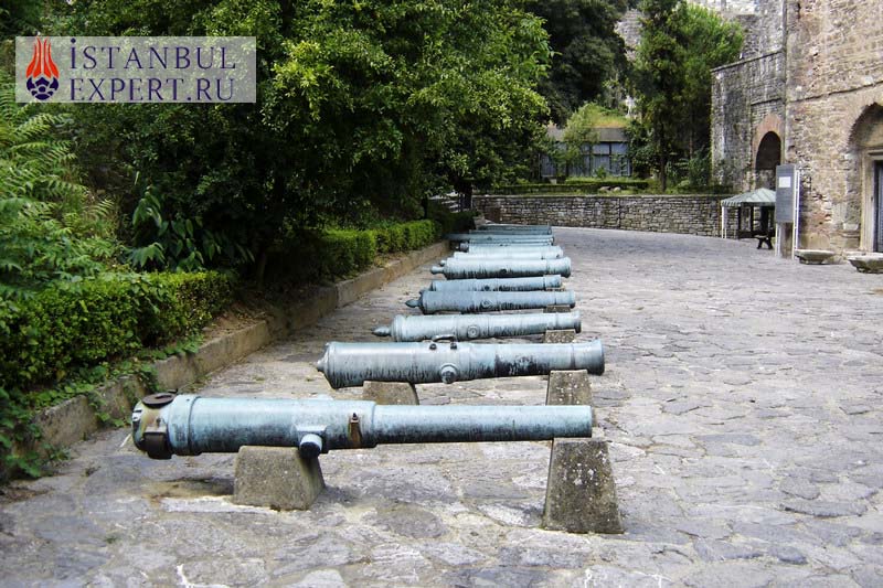 Музей Румелихисар в Стамбуле - пушки